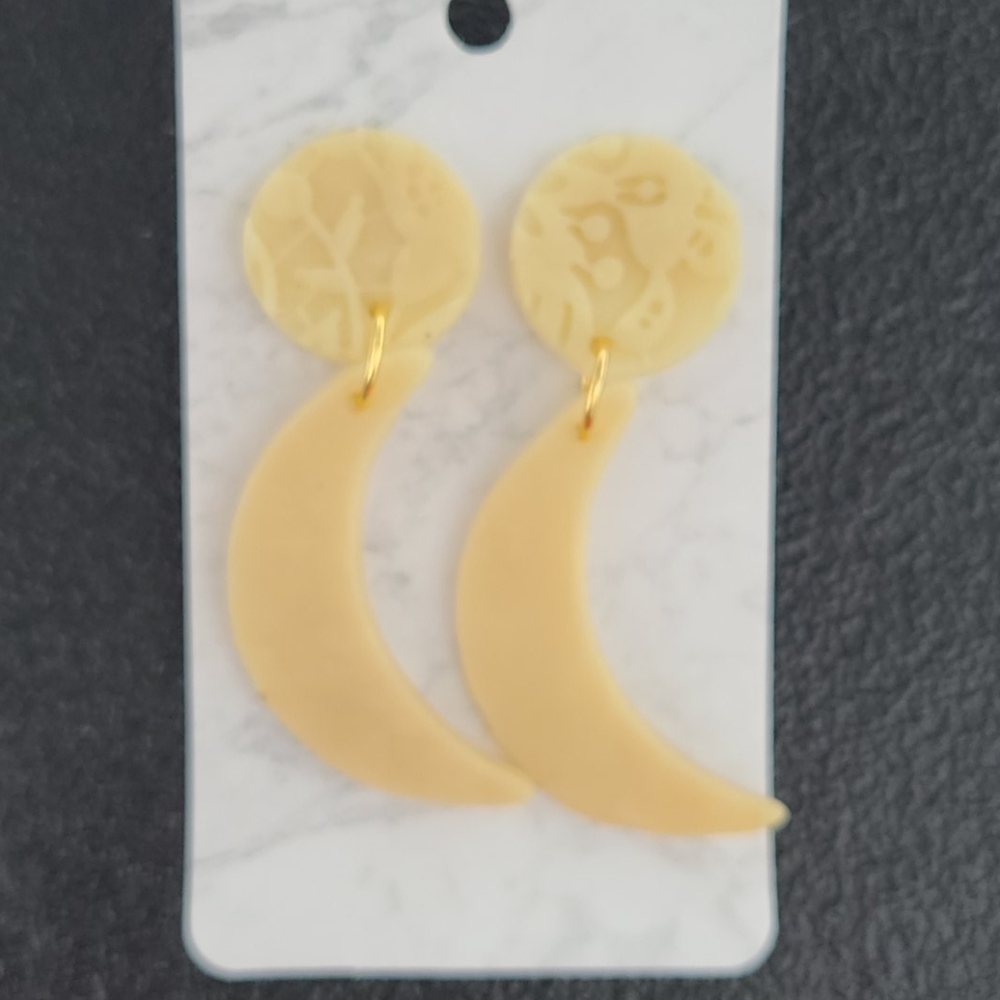 🌜Glow in the Dark Moon Earrings🌛
